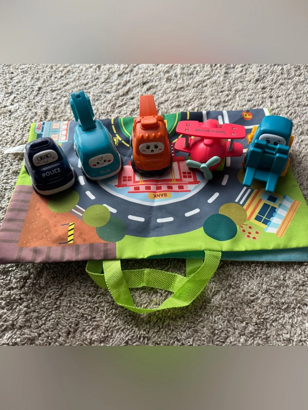 Kids City Road Play Mat with 5 Toy Vehicles – Police, Trucks, Crane & Airplane
